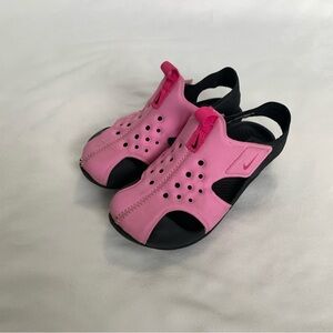 Nike Girls Water Sandals Pink and Black Size 10